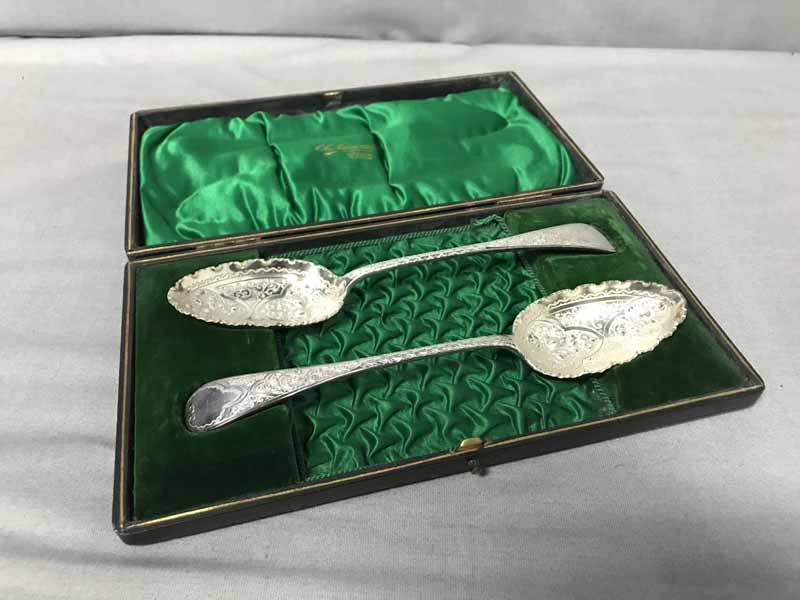 SILVER PLATED AND MOTHER OF PEARL CUTLERY SET contained in a canteen;