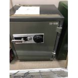 COMBINATION SAFE also with key lock mechanism