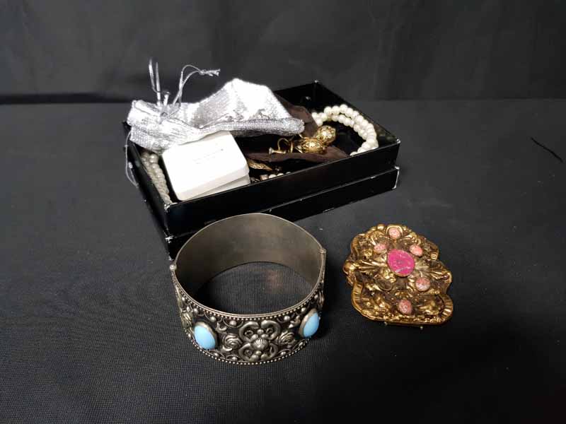 GOOD LOT OF COSTUME JEWELLERY including pair of Victorian gilt and enamelled drop,