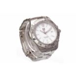 GENTLEMAN'S TAG HEUER AQUARACER STAINLESS STEEL QUARTZ WRIST WATCH the round white dial with