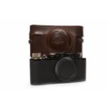 1932 LEICA II BODY black finish, serial number 90355, built-in rangefinder, with body cap,