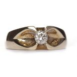 GENTLEMAN'S DIAMOND SINGLE STONE RING the round brilliant cut stone of approximately 0.