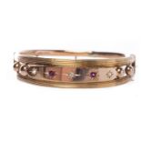 VICTORIAN STYLE NINE CARAT GOLD BANGLE