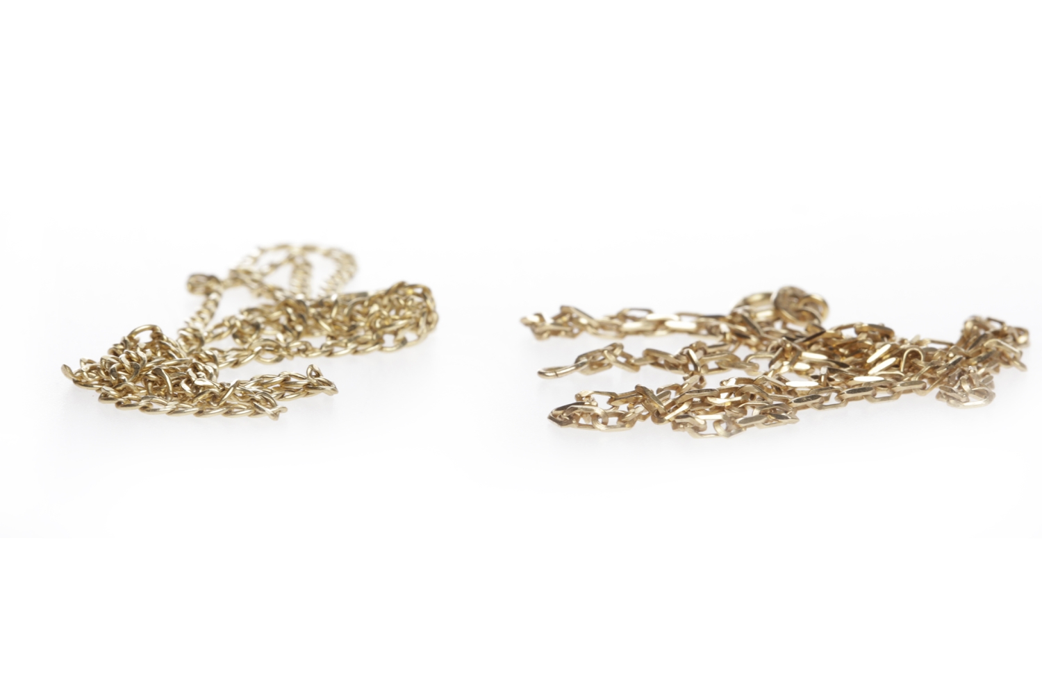 TWO NINE CARAT GOLD CHAIN NECKLACES one 42cm long, the other 44cm long, 4.