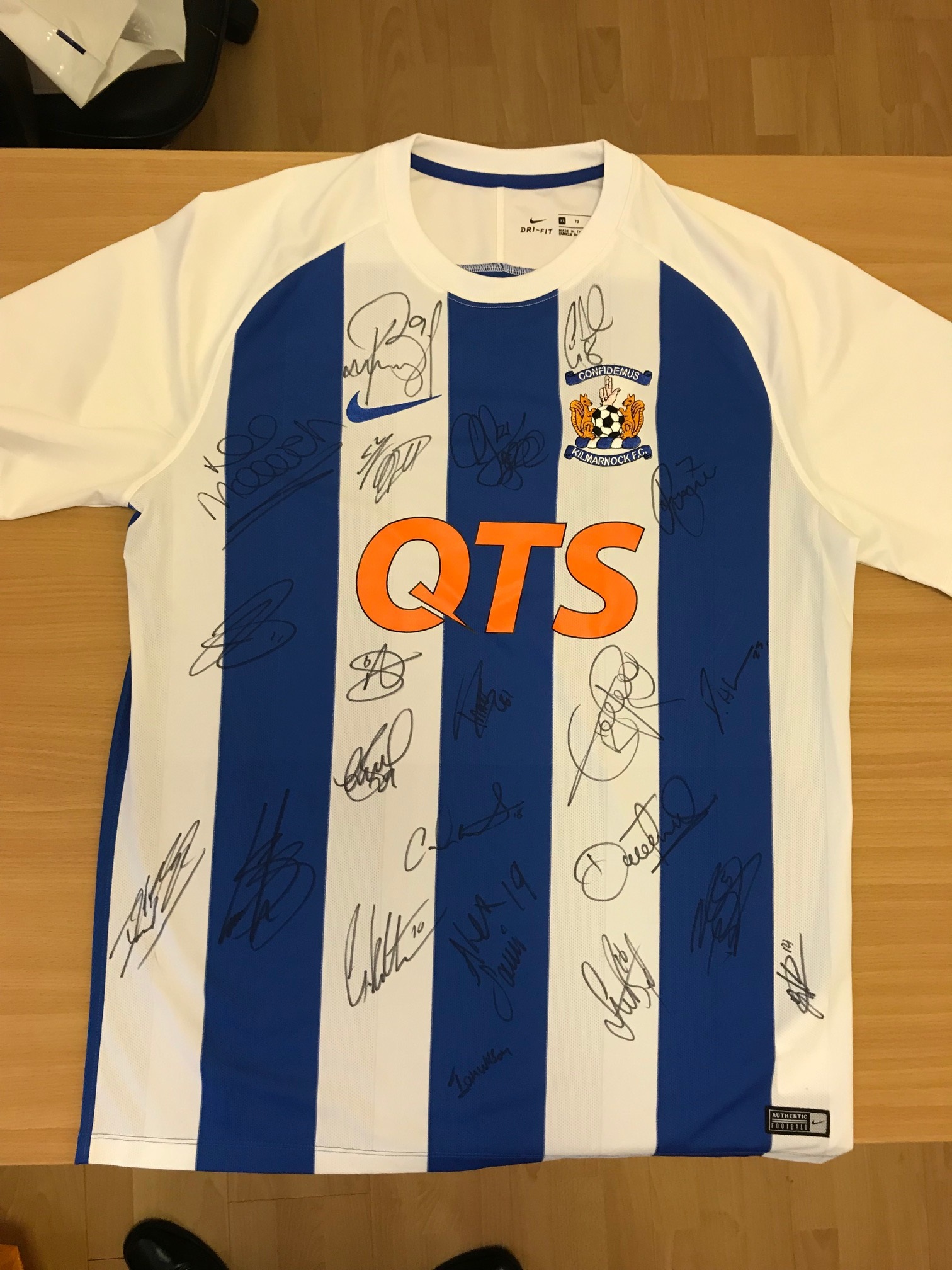 SIGNED KILMARNOCK STRIP (HOME 2017/18)