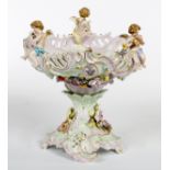 A LARGE SITZENDORF PORCELAIN TABLE CENTRE PIECE