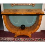 AN ART DECO STYLE VENEERED BURR ELM CONSOLE OR SIDE TABLE