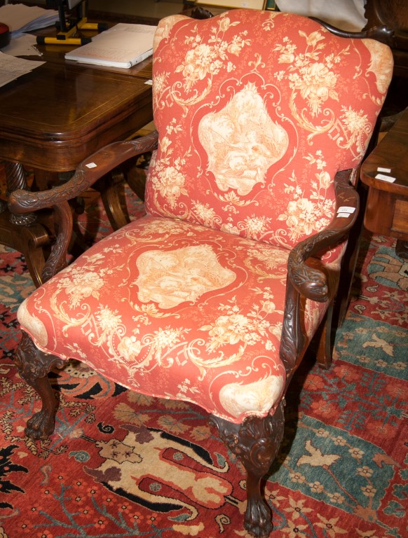 AN ATTRACTIVE MAHOGANY GAINSBOROUGH TYPE ARMCHAIR, in the 18th century style, with padded hump