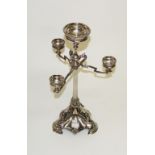 AN ATTRACTIVE HEAVY SILVER PLATED TABLE CENTRE