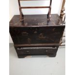 A CHINESE LACQUERED LIFT-TOP MULE CHEST