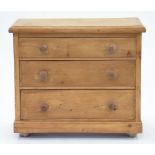 A VICTORIAN WAXED PINE CHEST OF DRAWERS 75CM X 86CM