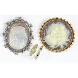 A GEM SET 9CT GOLD RING, A GEM SET WHITE GOLD RING, 6.2G AND TWO CAMEO BROOCHES