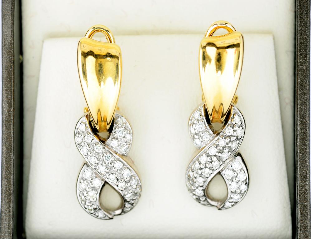 A PAIR OF DIAMOND PAVE SET TWO COLOUR GOLD EARRINGS, CLIP FITTINGS, MARKED 750, 11G