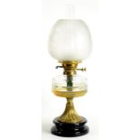 A VICTORIAN BRASS OIL LAMP WITH FACETED GLASS FOUNT AND ETCHED SHADE, 53CM H
