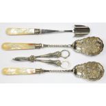 A PAIR OF GADROONED EPNS GRAPE SHEARS, EARLY 20TH C, A MOTHER OF PEARL HAFTED EPNS CHEESE SCOOP