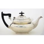 A GEORGE V SILVER TEAPOT, 14CM H SHEFFIELD 1929, 23OZS GROSS