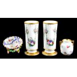 A PAIR OF ENGLISH PORCELAIN SPILL VASES PAINTED WITH FLORAL SWAGS AND PENDANTS, 11CM H, CIRCA