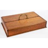 AN INLAID OAK TWIN COMPARTMENT LIDDED CUTLERY BOX, 40CM W