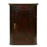 A GEORGE III OAK CORNER CUPBOARD, CROSSBANDED IN MAHOGANY, 107 X 78CM