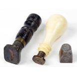 A VICTORIAN IVORY HAND SEAL OF BALUSTER FORM WITH BRASS MATRIX, 7.5CM H, ANOTHER WITH TURNED WOOD