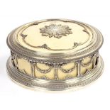 A FRENCH NEO CLASSICAL STYLE SILVER GILT MOUNTED TRINKET BOX AND COVER, 13.5CM DIAM, CONTROL MARKS
