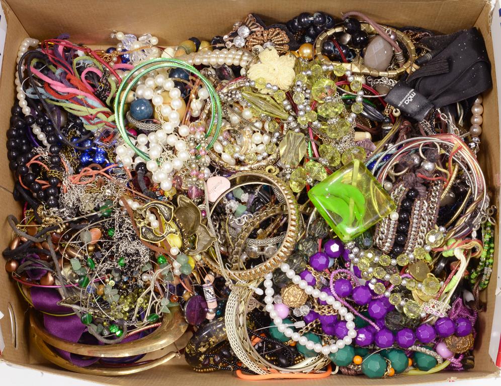 MISCELLANEOUS COSTUME JEWELLERY