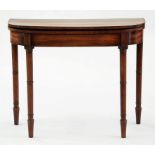 AN EARLY 19TH MAHOGANY FOLDING TEA TABLE ON TURNED LEGS, 74CM H X 92CM W