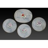 A SET OF THREE CHAMBERLAIN WORCESTER MARBLED GROUND PLATES AND A DISH, C1820 painted with a
