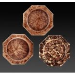 ONE AND A PAIR OF STAFFORDSHIRE TORTOISESHELL GLAZED CREAMWARE OCTAGONAL PLATES, C1765 the single