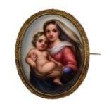 A VICTORIAN GILTMETAL BROOCH SET WITH A CONTINENTAL PORCELAIN PLAQUE, LATE 19TH C the plaque painted