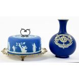 AN ADAM'S DARK BLUE JASPER DIP GLOBULAR WHISKY BOTTLE, SPRIGGED OLD ORKNEY SCOTCH WHISKY, 20CM H,