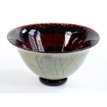 A BRITISH STUDIO GLASS BOWL, 17.5CM DIAM, INDISTINCT ENGRAVED SIGNATURE