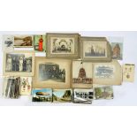 A COLLECTION OF EARLY 20TH C POSTCARDS AND SEVERAL MOUNTED PHOTOGRAPHS INCLUDING A CORONATION