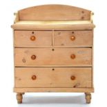 A WAXED PINE CHEST OF DRAWERS, 89CM W, EARLY 20TH CENTURY