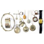 MISCELLANEOUS SILVER JEWELLERY INCLUDING A BRACELET AND A LEVER WATCH WITH ENGRAVED SILVER DIAL