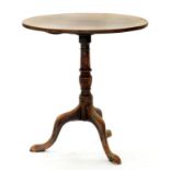 A GEORGE III FRUITWOOD TRIPOD TABLE, THE ROUND TOP 65CM DIAM