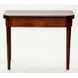 A GEORGE IV MAHOGANY TEA TABLE ON SQUARE TAPERED LEGS, 92CM W