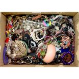 MISCELLANEOUS COSTUME JEWELLERY