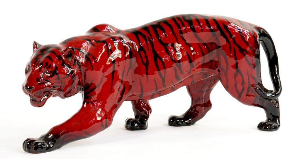 A ROYAL DOULTON FLAMBE TIGER, 35CM L, PRINTED MARK