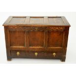 AN 18TH CENTURY CARVED OAK MULE CHEST, 113CM W X 74CM H