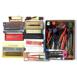 A QUANTITY OF VINTAGE PENS AND PENCILS, SEVERAL BOXED, INK AND ACCESSORIES