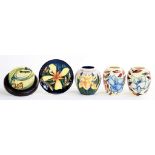 A PAIR OF MOORCROFT VASES, A MOORCROFT GINGER JAR, DISH AND COVER, VASES 9CM H, IMPRESSED AND