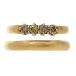 A DIAMOND RING IN 9CT GOLD AND A 9CT GOLD WEDDING RING, 5.2G