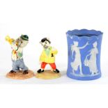 TWO BESWICK CAT-JAZZ FIGURES, 9.5CM AND 10CM H AND A CONTINENTAL WEDGWOOD STYLE TOBACCO JAR