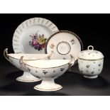 THREE OUTSIDE DECORATED DERBY WARES AND A CONTEMPORARY DERBY STYLE SUCRIER AND COVER, ALL C1800