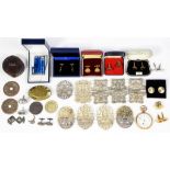 A GOLD PLATED KEYLESS LEVER WATCH AND SMALL QUANTITY OF MISCELLANEOUS CUFFLINKS, ETC