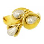 AN ITALIAN TWO COLOUR 18CT GOLD RING signed Marie (?), Birmingham hallmark, 750 and ITALY, 9.9g,