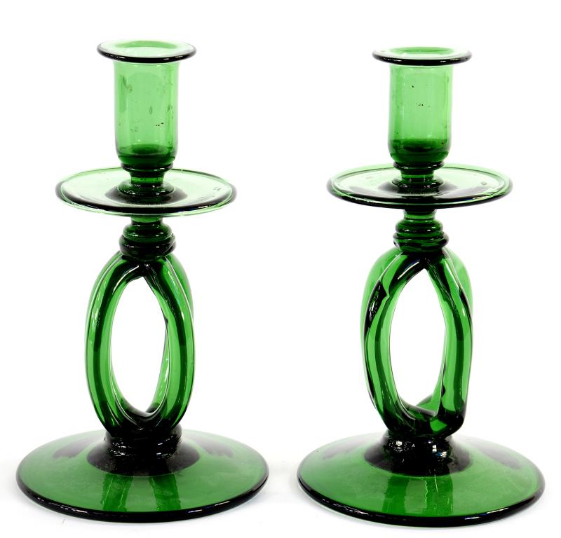 A PAIR OF ARTS AND CRAFTS GREEN GLASS CANDLESTICKS WITH DRIP PAN AND SHARP PONTIL SCAR, 20CM H,