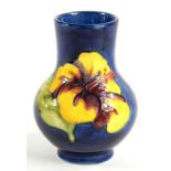 A MOORCROFT HIBISCUS VASE, 5CM H