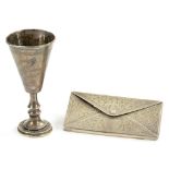 AN EDWARD VII SILVER CARD CASE IN THE FORM OF AN ENVELOPE, FOLIATE ENGRAVED, 7.5CM W, BIRMINGHAM